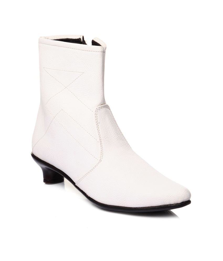 cat white boots