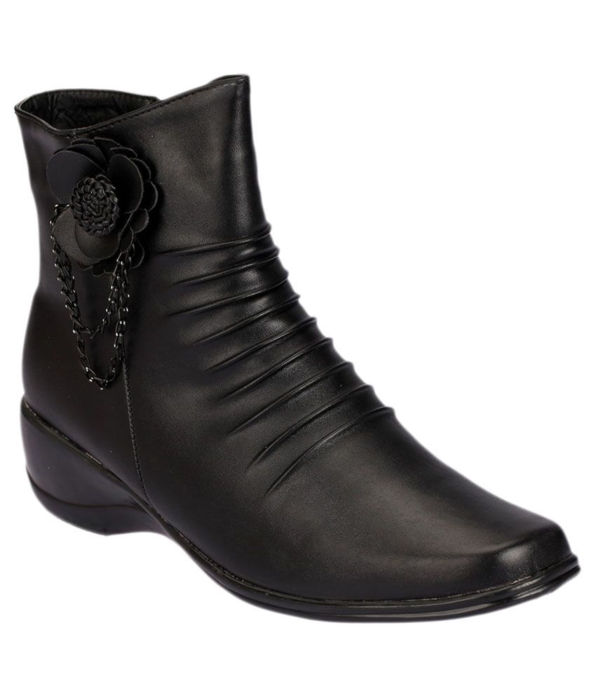 flat heel cowboy boots