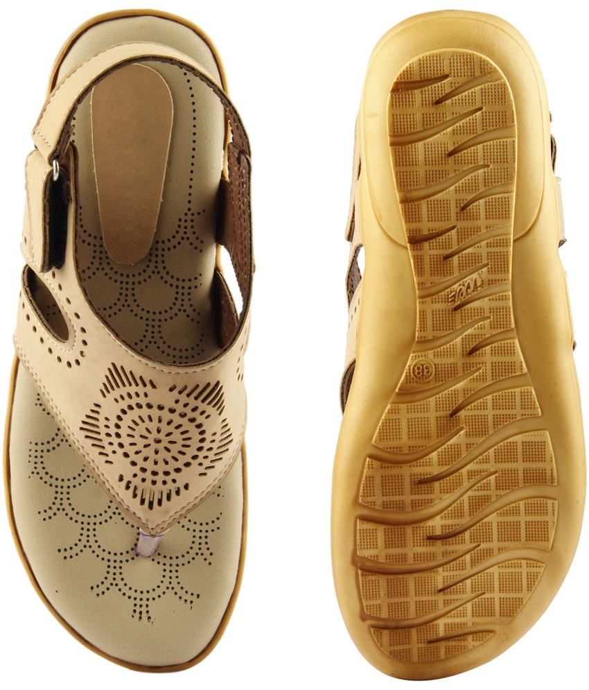 low heel sandals tan