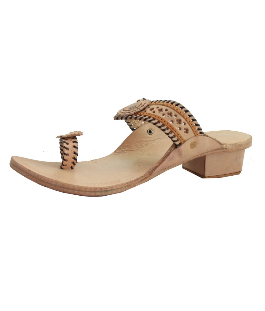 kolhapuri chappal with heels