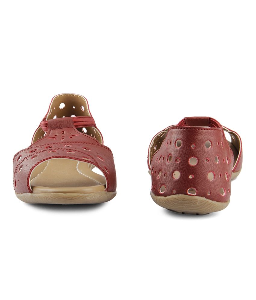 maroon sandals flat
