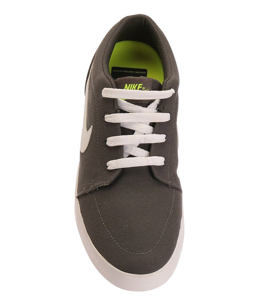 nike brown canvas shoes