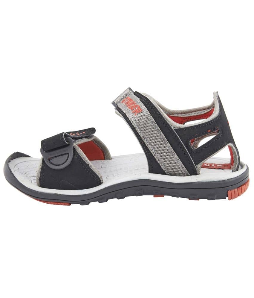 striker staed sandals