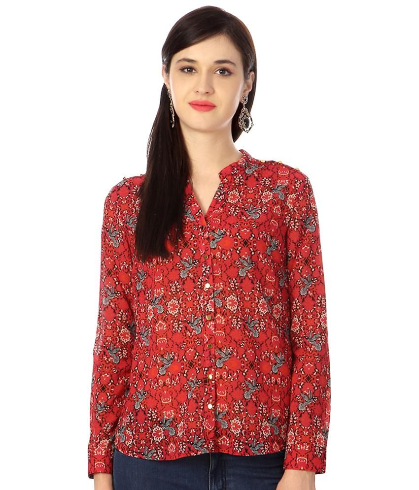 van heusen red tshirt