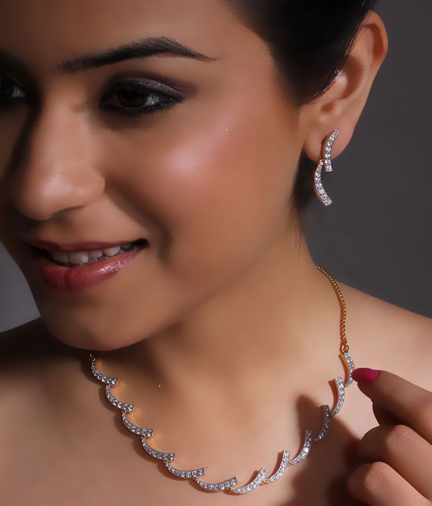 Trendy on sale diamond necklace