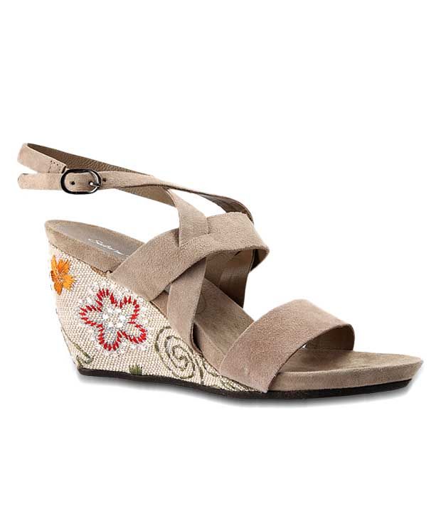 taupe wedge pump