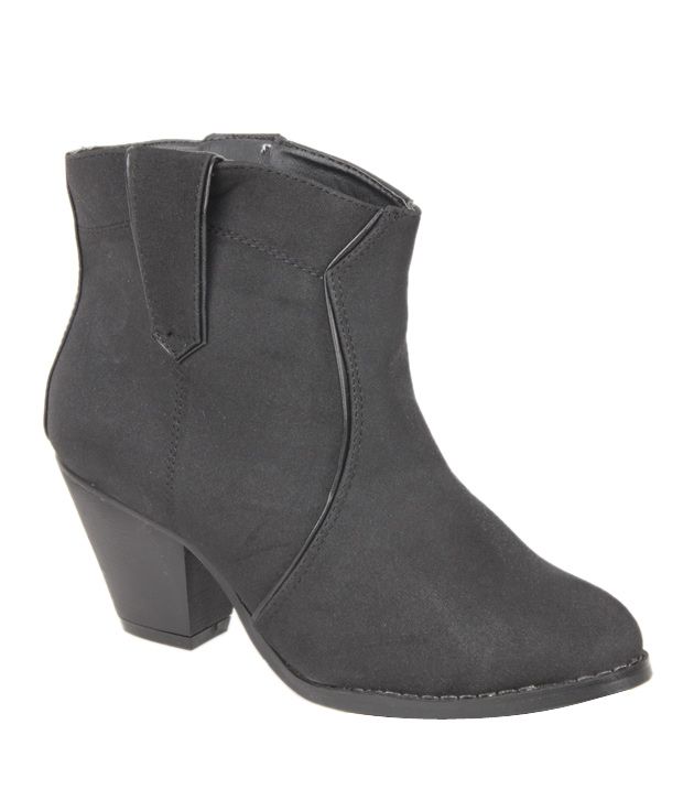 black ankle length shoes