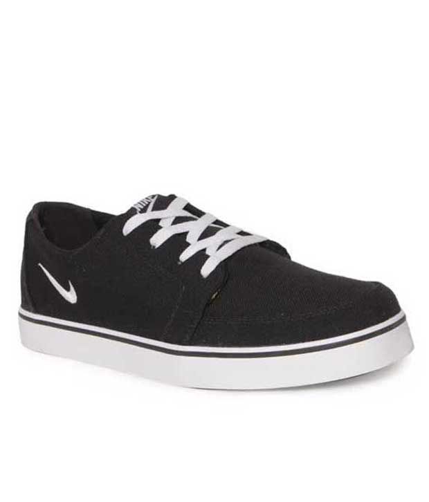black nike shoes under 100
