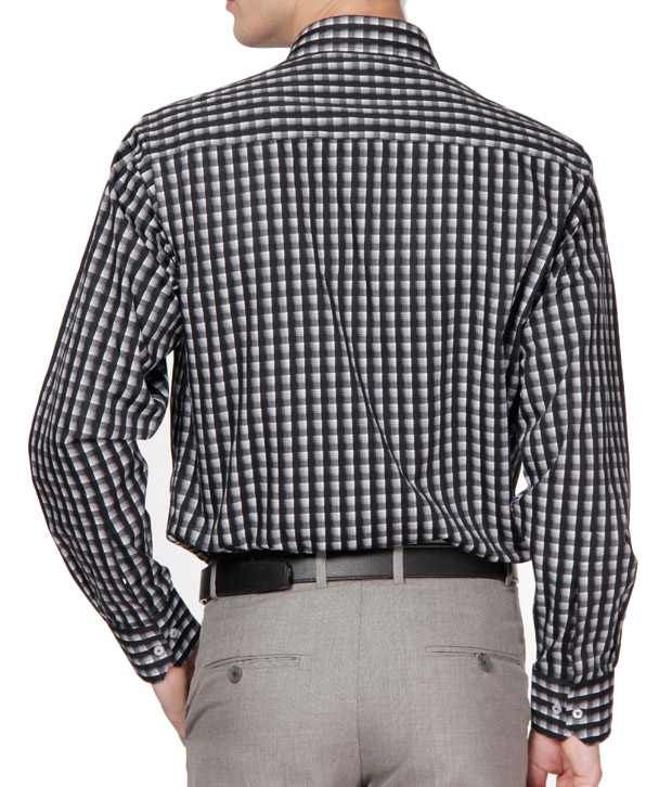 women's black and white checkered shirt