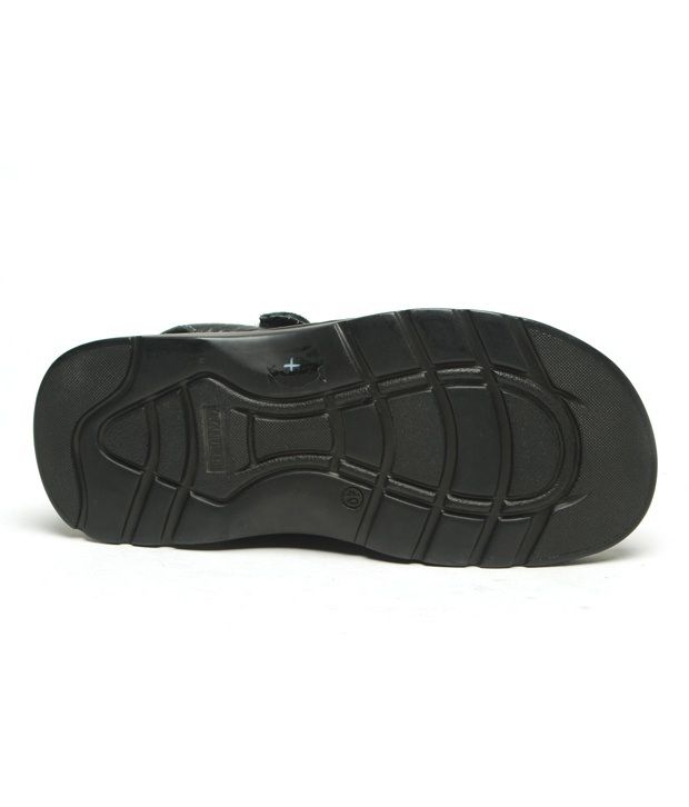 ganuchi sandals