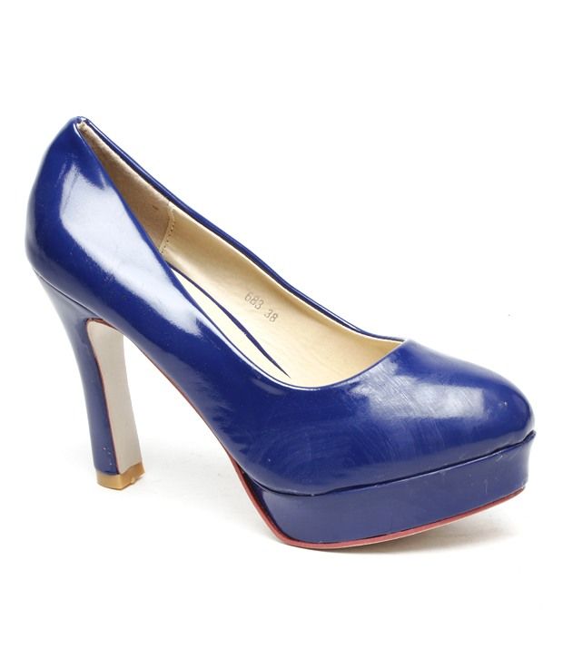 shiny blue pumps