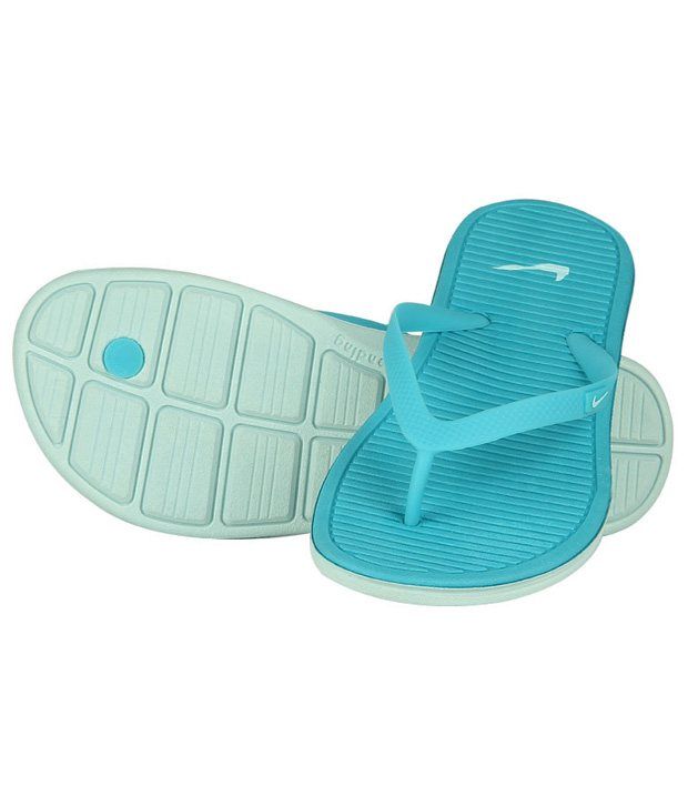 nike flip flops blue