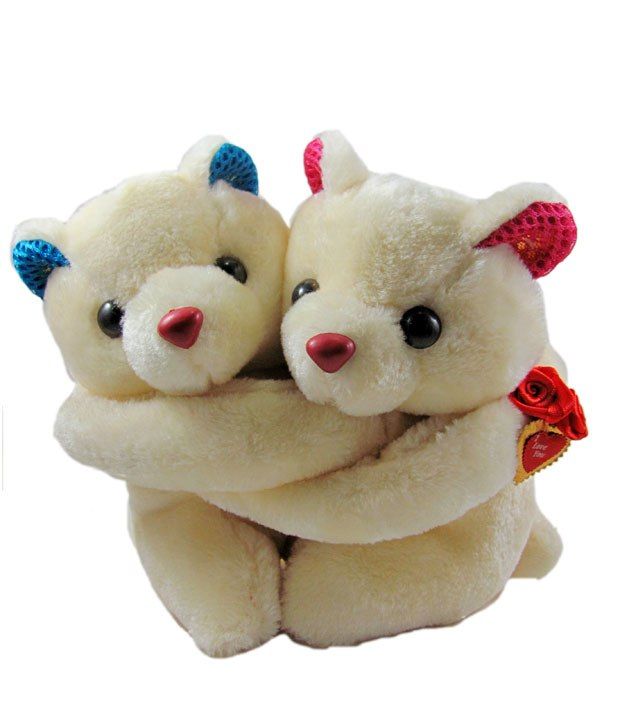 2 teddies hugging