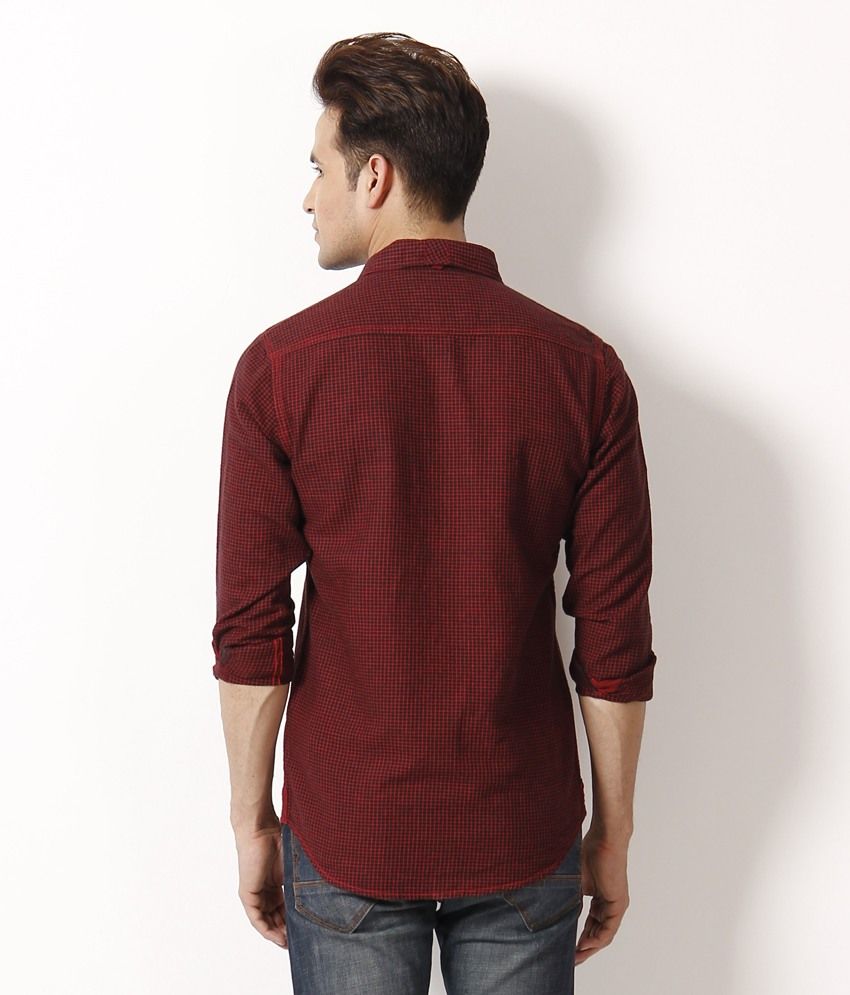 maroon red shirt combination