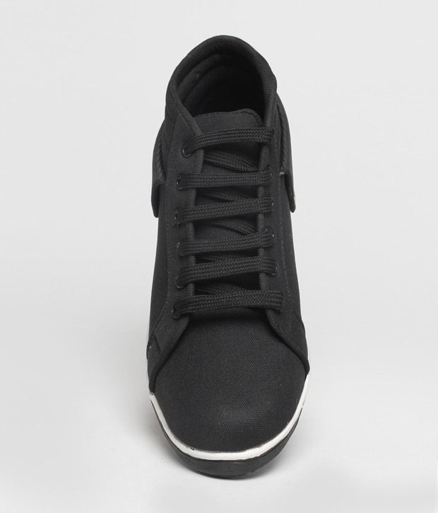 black ankle length sneakers