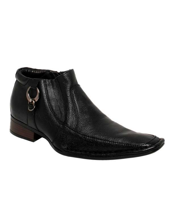 black ankle length shoes