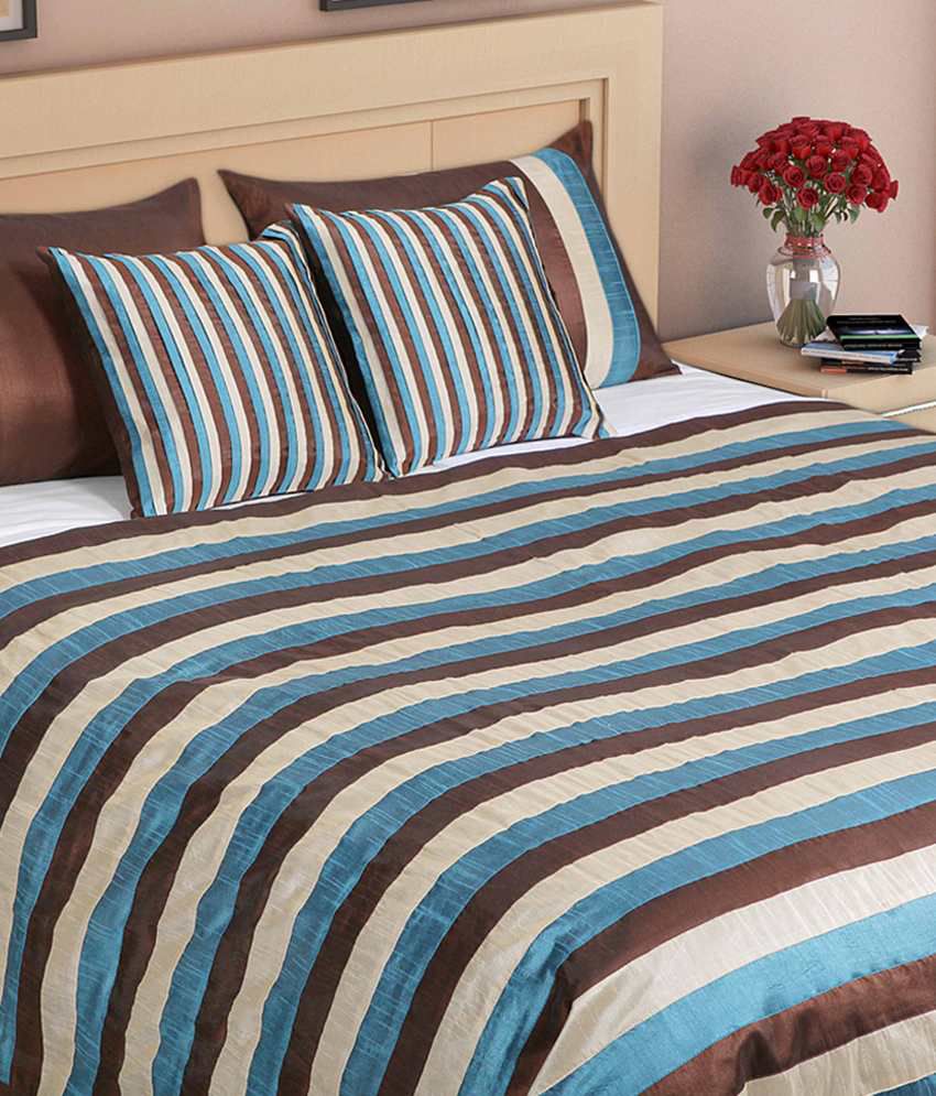     			Unravel India Tricolor Striped Bed Cover, 2 Pillow Covers N 2 Cushion Covers