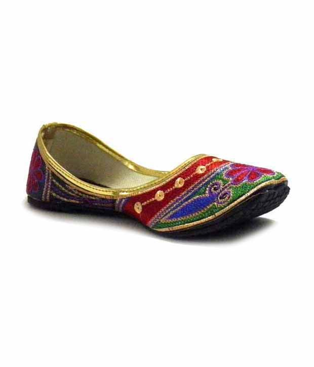 mojari with heels
