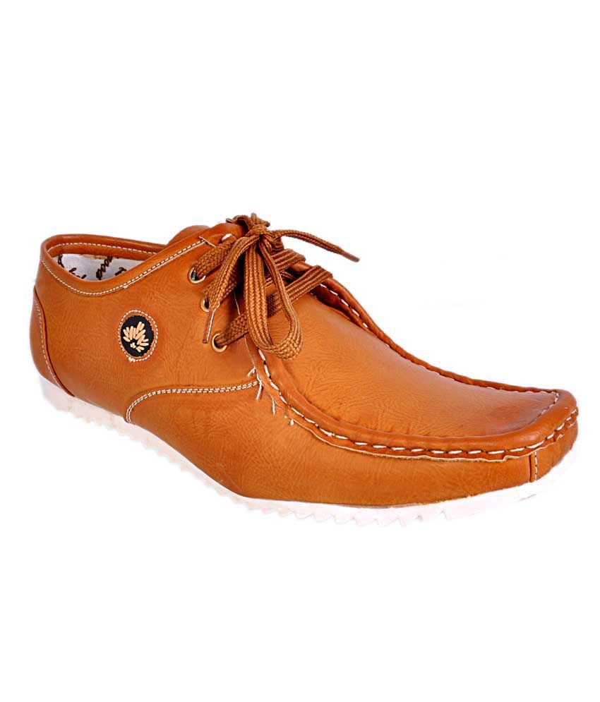 tan canvas shoes