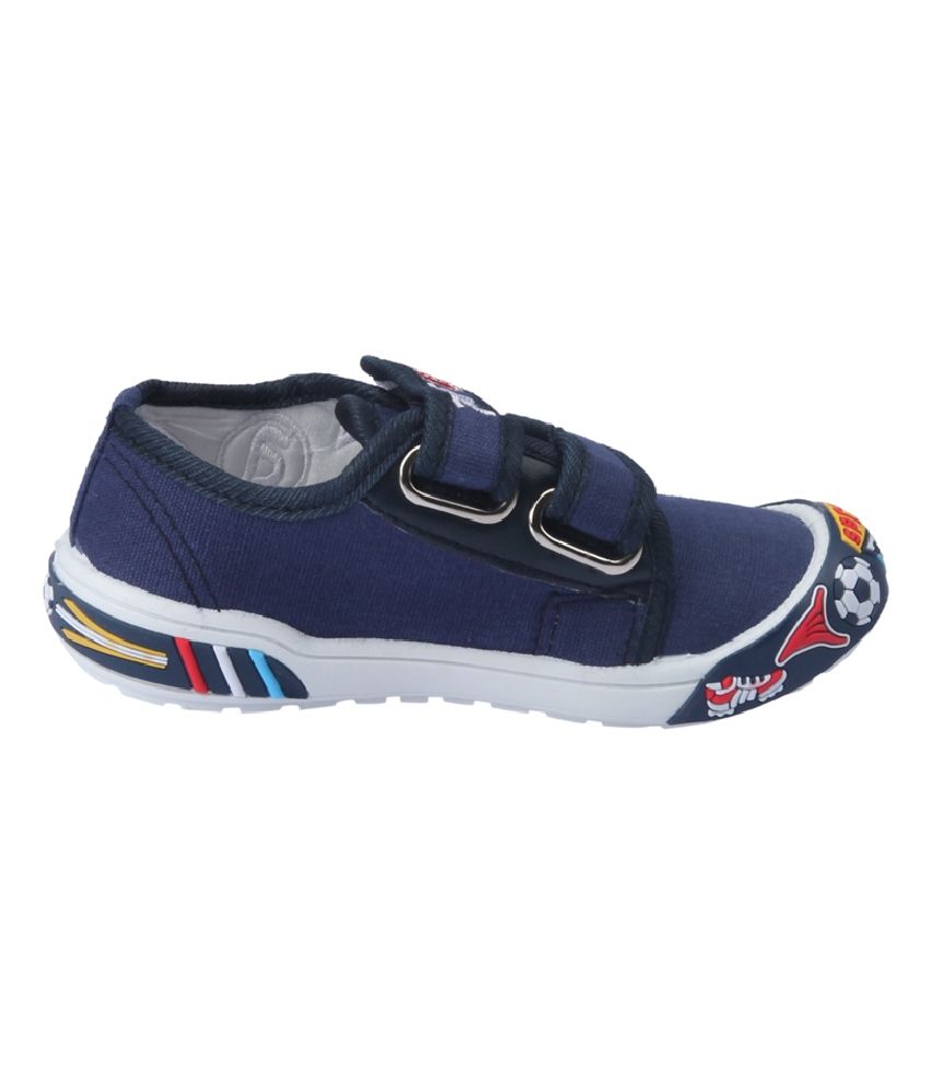 action flotter chappal price