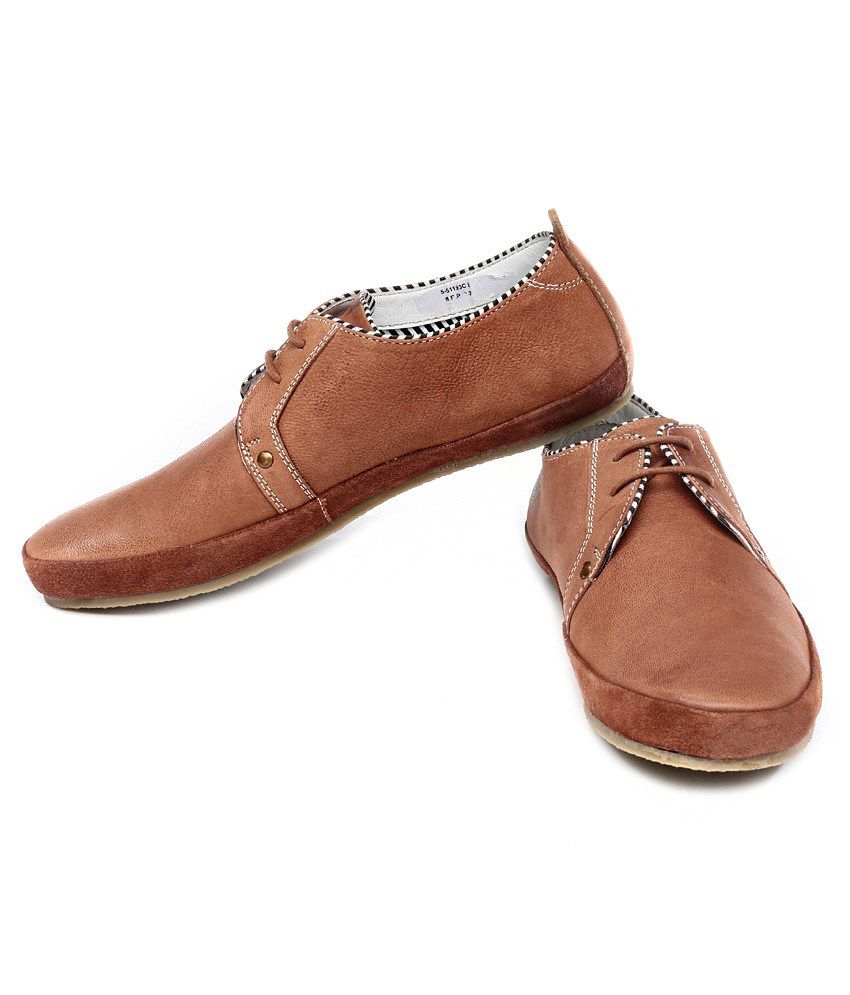 buckaroo tan loafers
