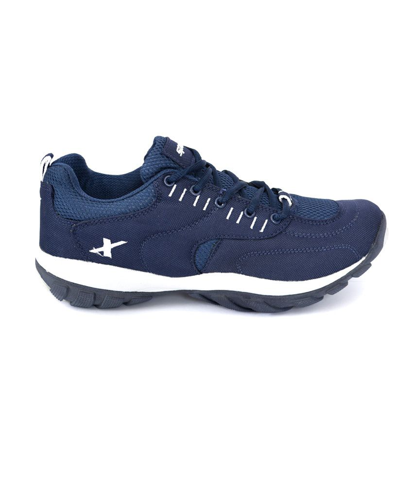 navy blue sports shoes