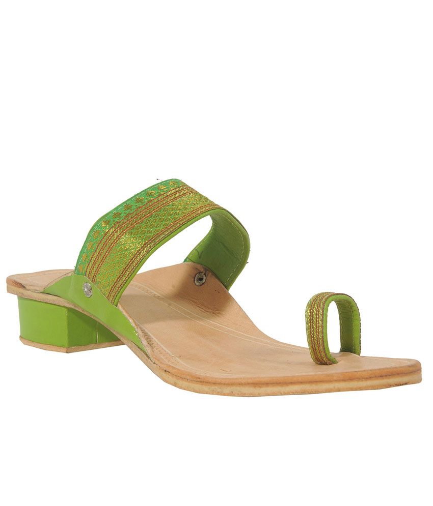 grass chappal price