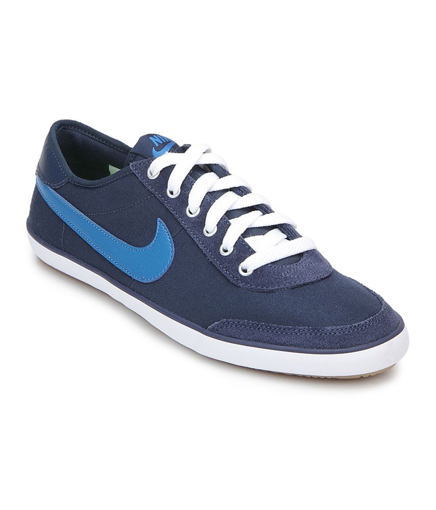 nike navy sneakers womens