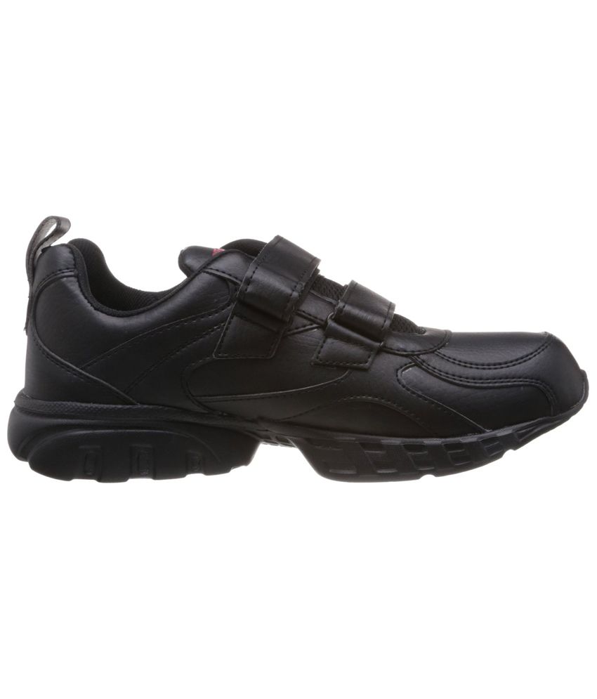 relaxo sports shoes