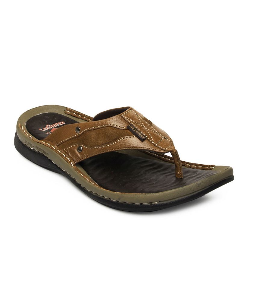 lee cooper chappal