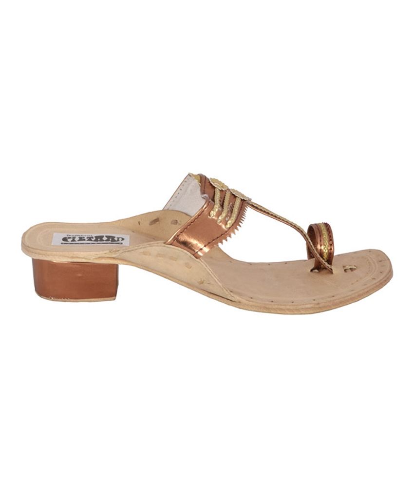 heel wali chappal ke design