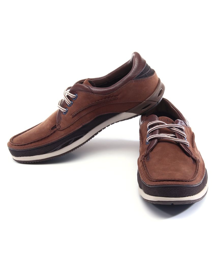 clarks brown casual shoes