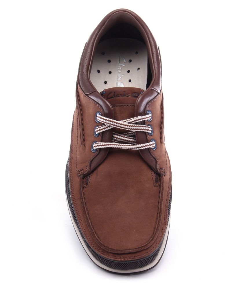 clarks brown casual shoes