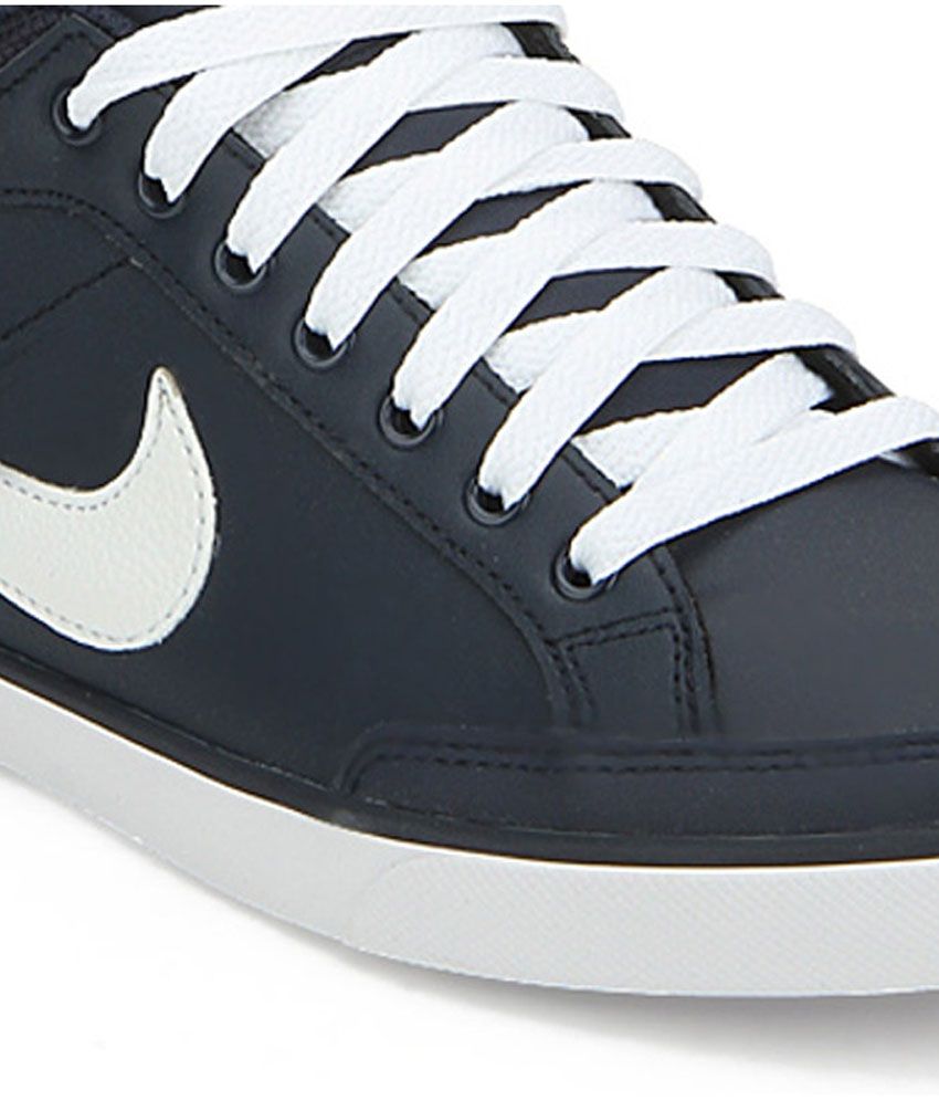 navy nike trainers mens