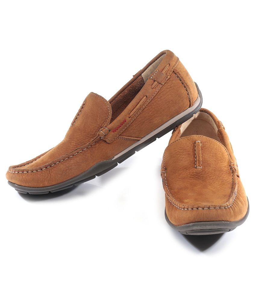 tan clarks shoes