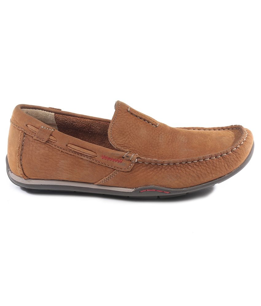 clarks ladies tan shoes