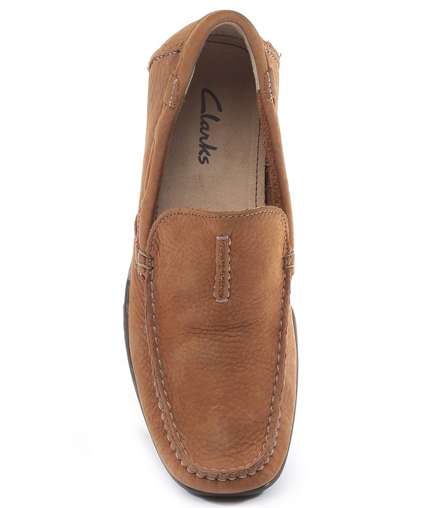 clarks ladies tan shoes