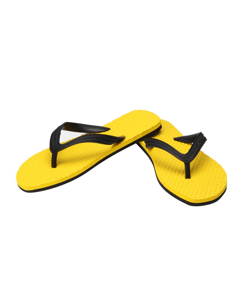 Hawalker Men's Yellow Rubber Flip Flops Price in India- Buy Hawalker ...