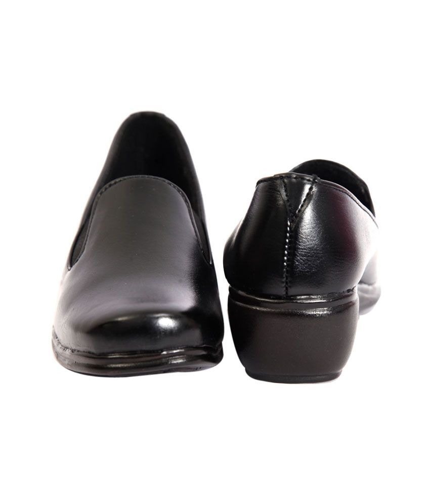 black low heel wedge shoes