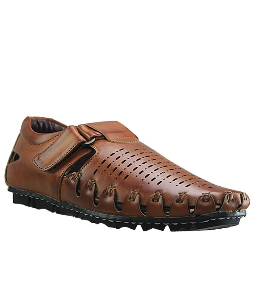 kangaroo sandals