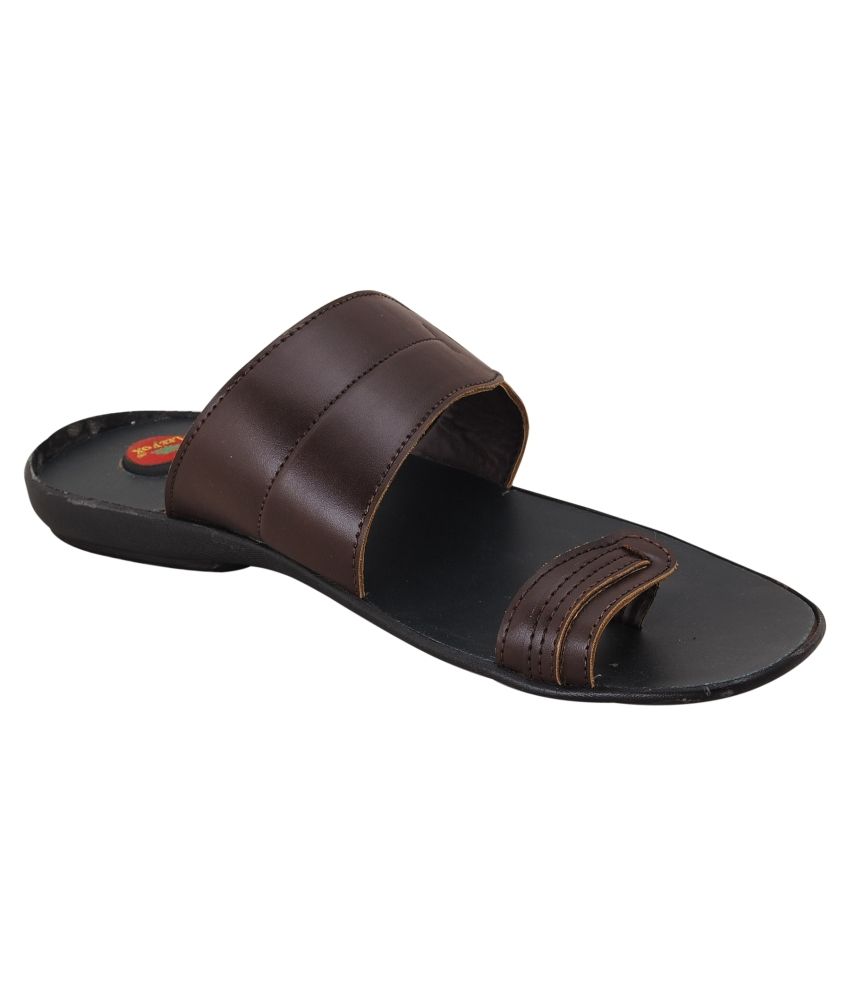 leefox chappals price