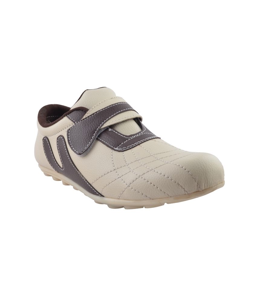 ladies sports shoes on snapdeal