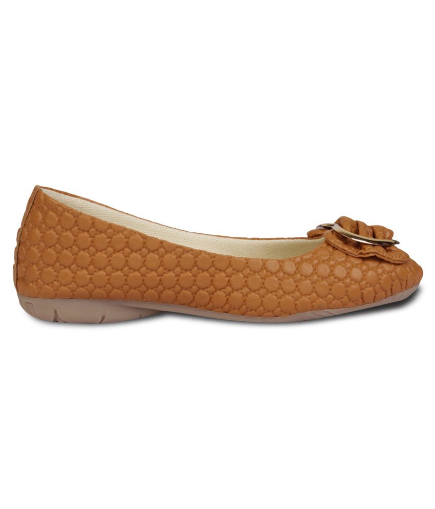 tan leather ballerinas