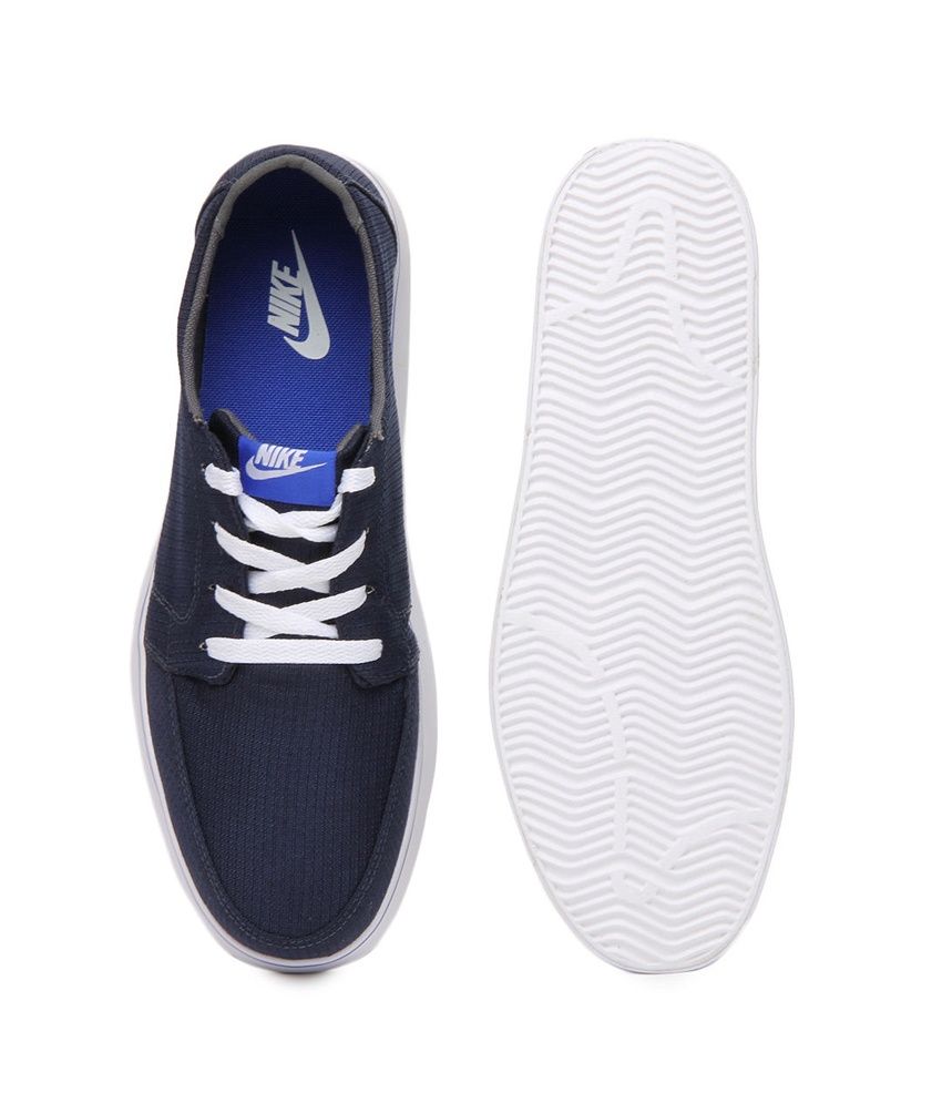 nike blue canvas trainers