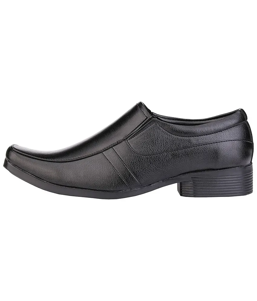 Muskan Shoes in Sitabuldi,Nagpur - Best Shoe Dealers in Nagpur - Justdial