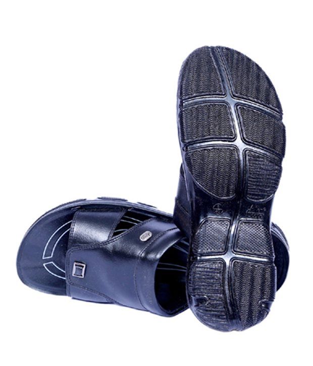 red guess flip flops