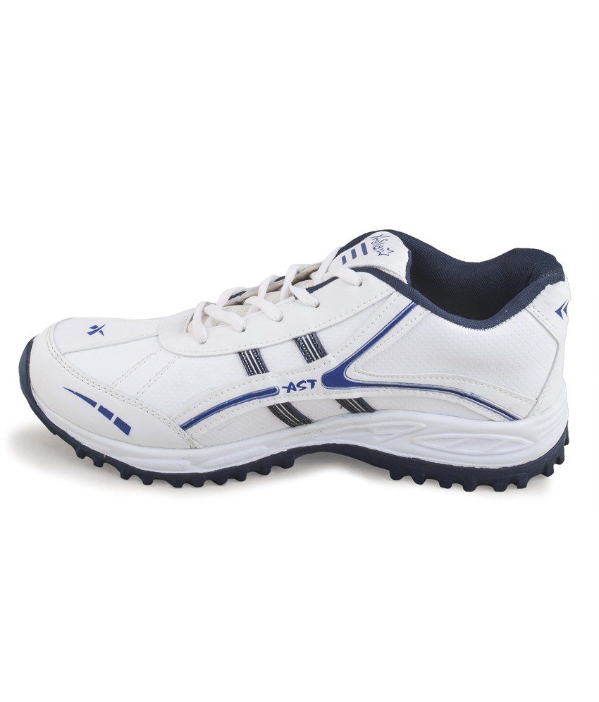 Zapatoz White Sports Shoes - Buy Zapatoz White Sports Shoes Online at ...