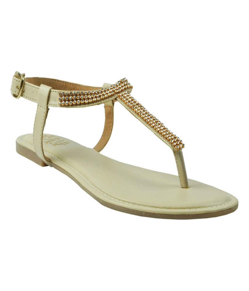 Eve Dior Beige Faux Leather Flat Sandals Price in India- Buy Eve Dior ...