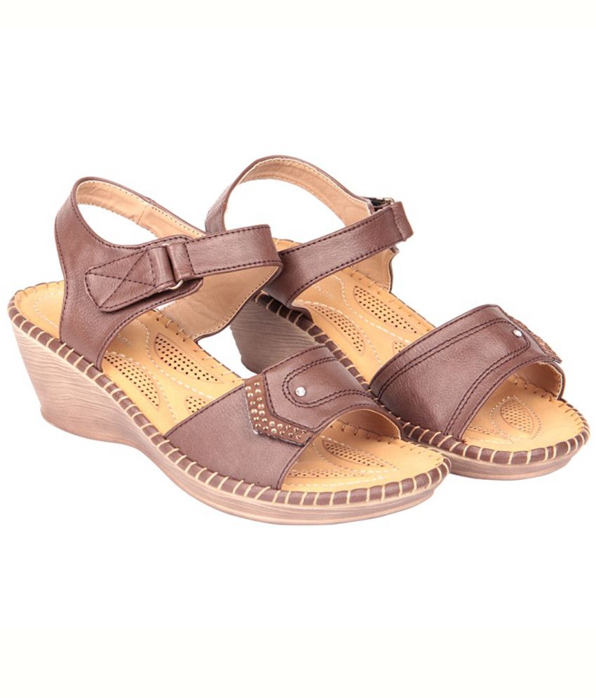 light tan heeled sandals