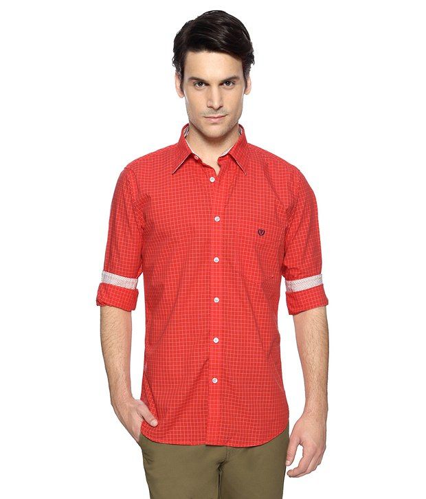van heusen red tshirt